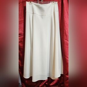 Margaret M long white skirt size 6